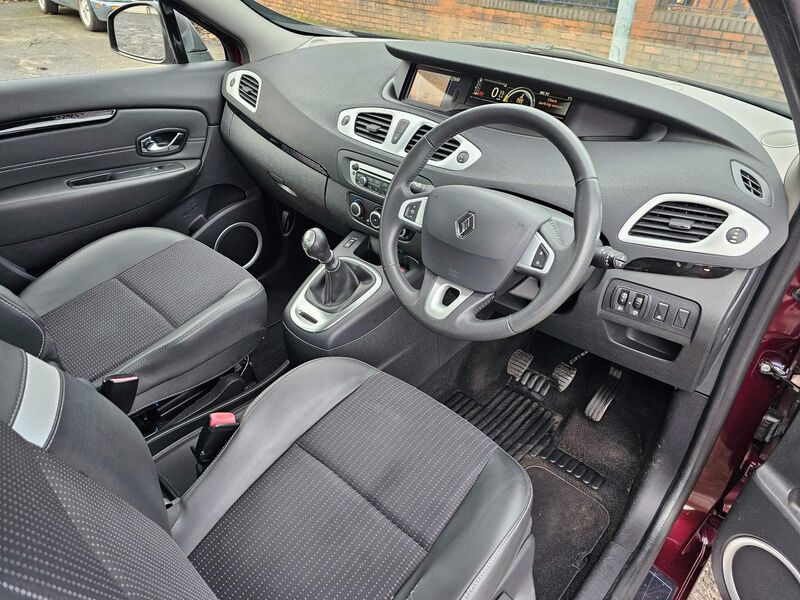 RENAULT SCENIC