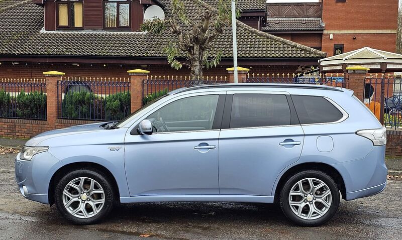 MITSUBISHI OUTLANDER