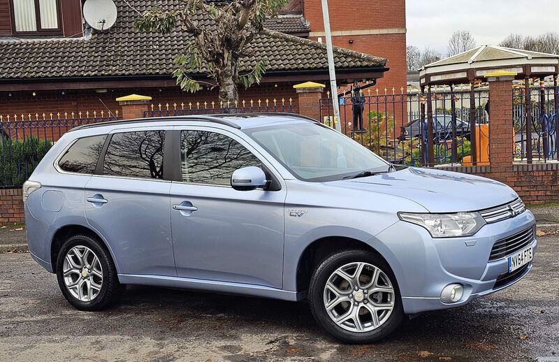 MITSUBISHI OUTLANDER