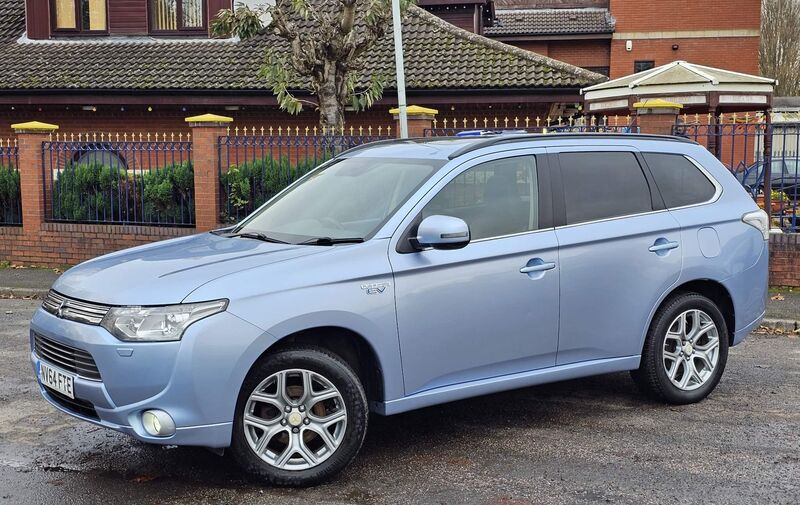 MITSUBISHI OUTLANDER