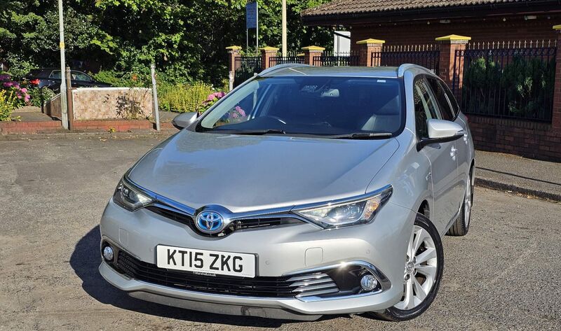 TOYOTA AURIS