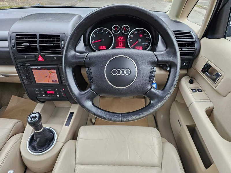 AUDI A2