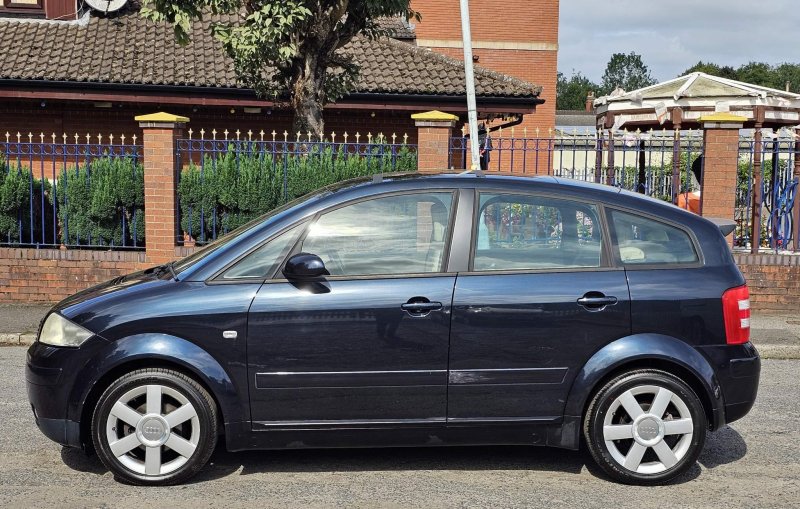 AUDI A2