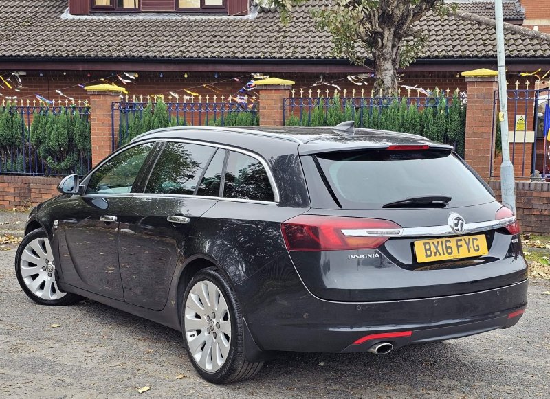 VAUXHALL INSIGNIA