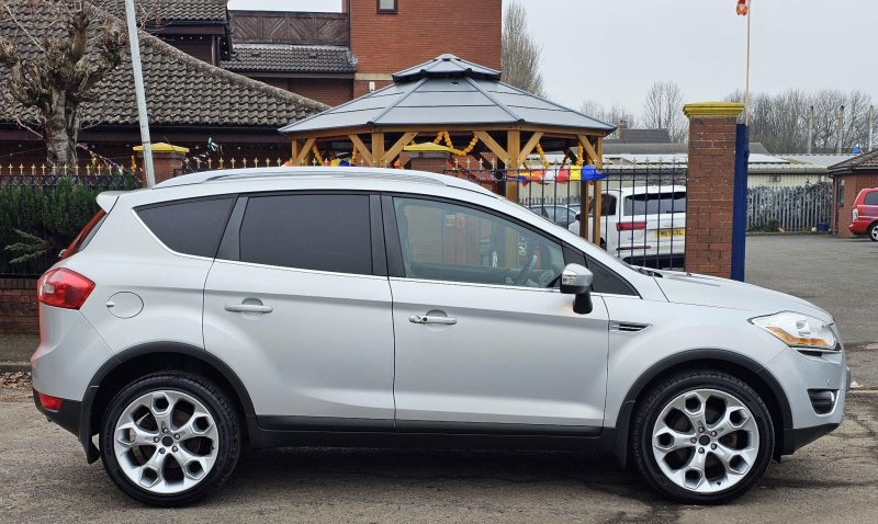 FORD KUGA