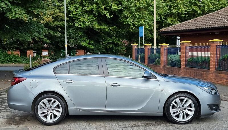 VAUXHALL INSIGNIA