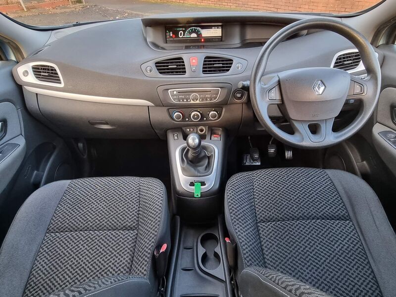 RENAULT SCENIC