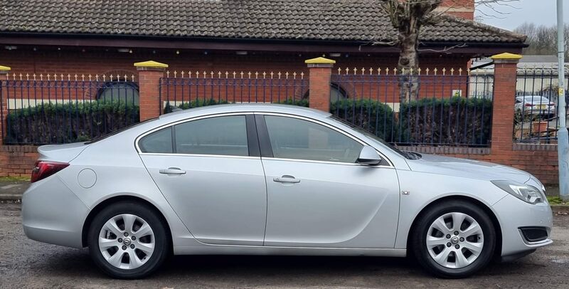 VAUXHALL INSIGNIA