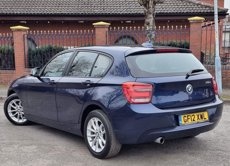 BMW 1 SERIES