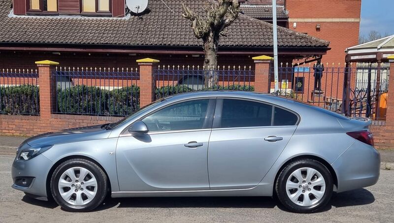 VAUXHALL INSIGNIA