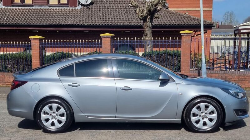 VAUXHALL INSIGNIA