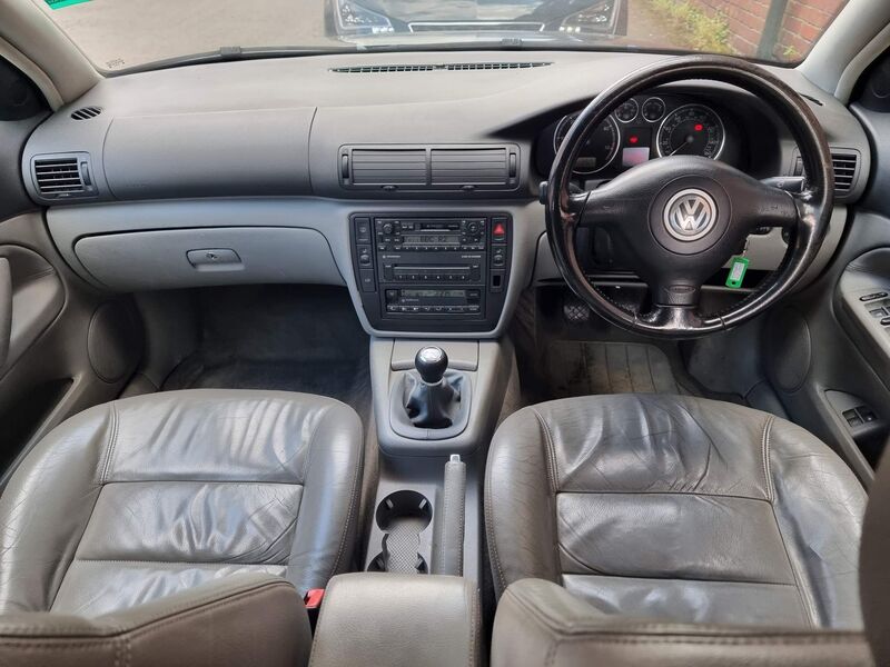 VOLKSWAGEN PASSAT