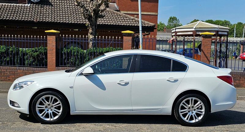 VAUXHALL INSIGNIA