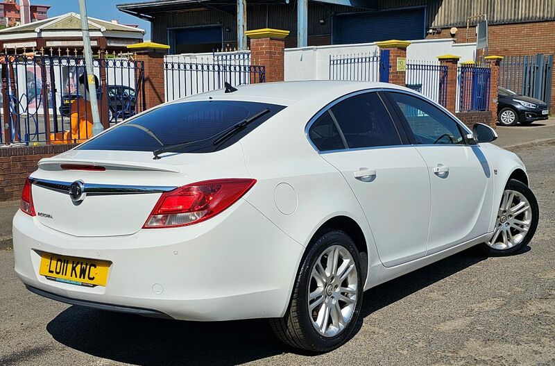 VAUXHALL INSIGNIA