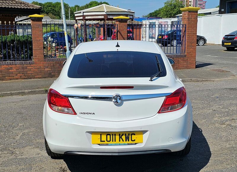 VAUXHALL INSIGNIA