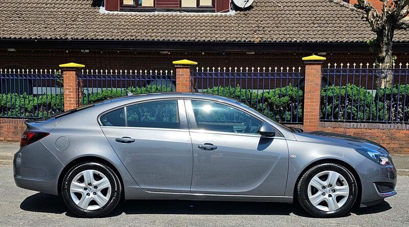 VAUXHALL INSIGNIA