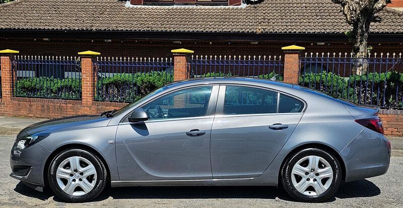 VAUXHALL INSIGNIA