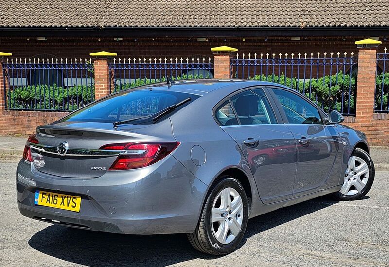 VAUXHALL INSIGNIA