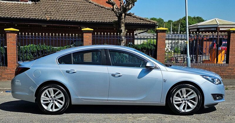 VAUXHALL INSIGNIA