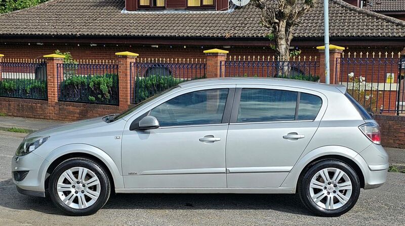 VAUXHALL ASTRA