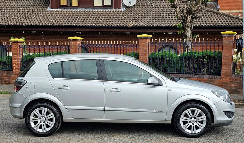 VAUXHALL ASTRA