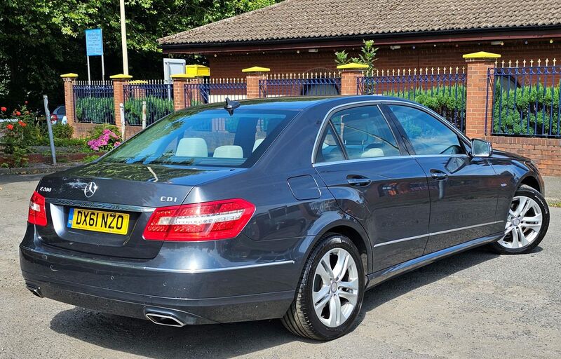 MERCEDES-BENZ E CLASS