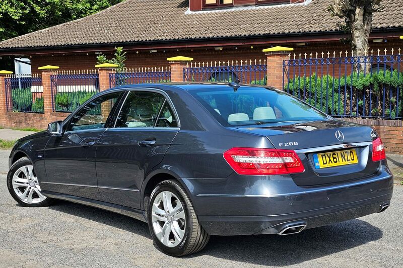 MERCEDES-BENZ E CLASS