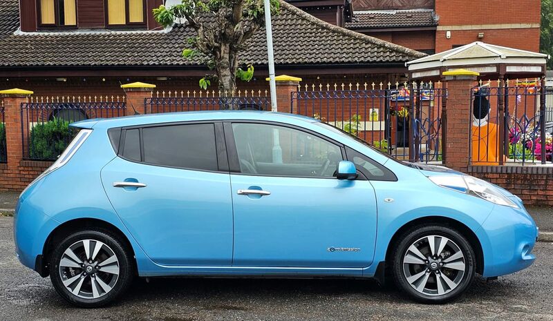 NISSAN LEAF